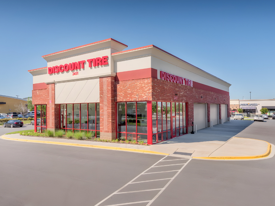 Discount Tire automotive service and retail center built by Metrolina Builders in the Southeast